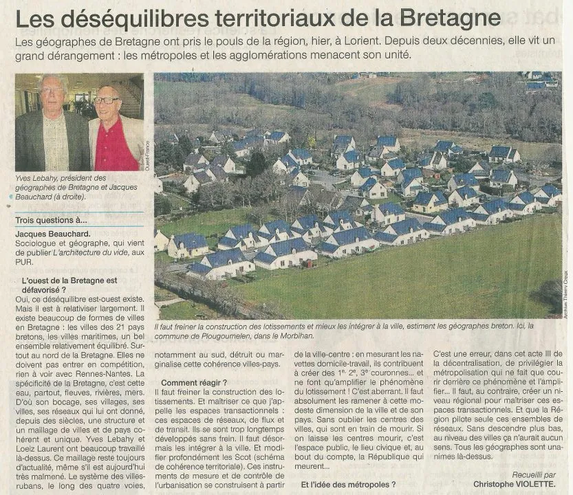 Vue aérienne de maisons en Bretagne