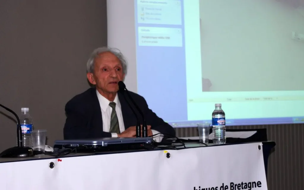 Conférence avec un orateur et un diaporama.